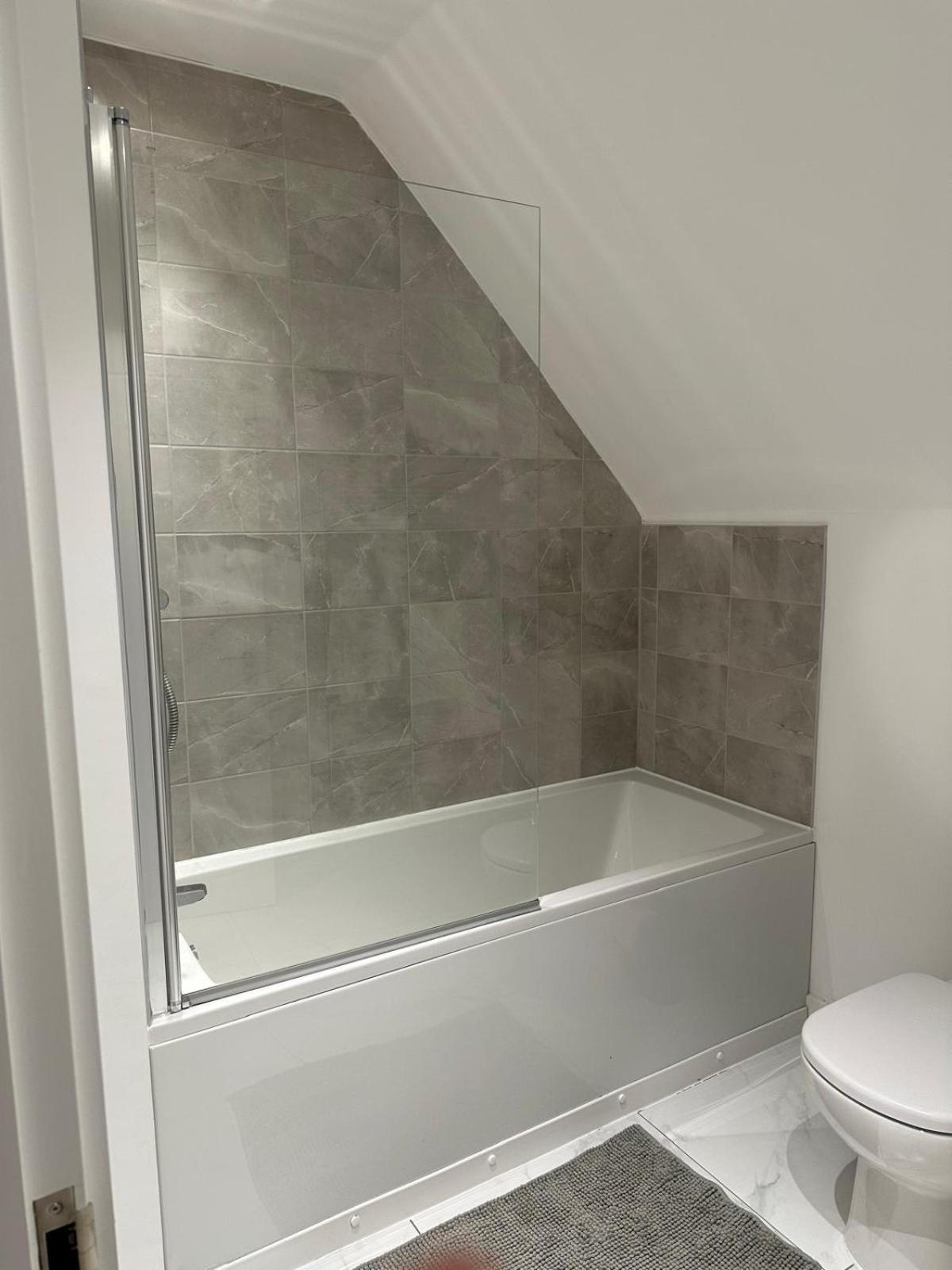 Lush King Ensuite In A Shared Home Manchester Buitenkant foto